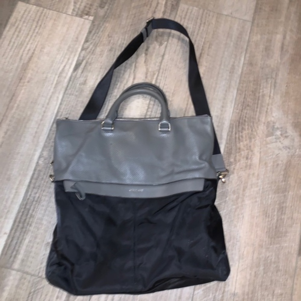 Michael Kors Leather zipper travel laptop bag EUC